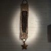 Wandhanger kalkdoek met ijzeren kraaltjes